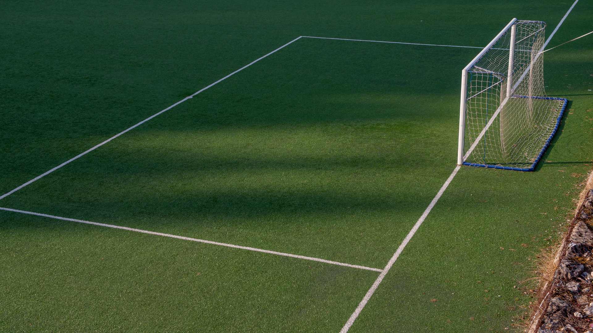 terrain de football en gazon synthétique